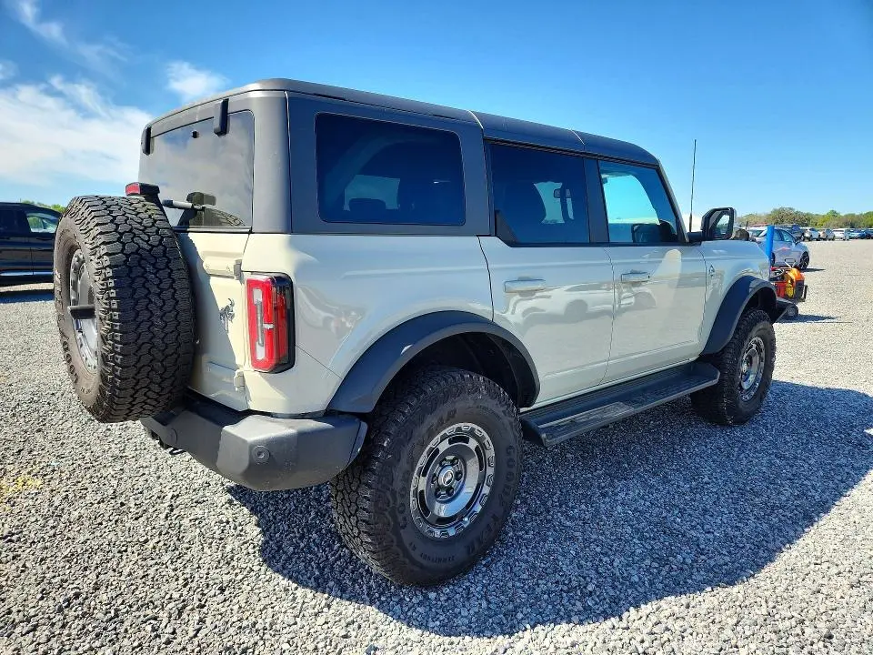 2025 FORD BRONCO OUTER BANKS  