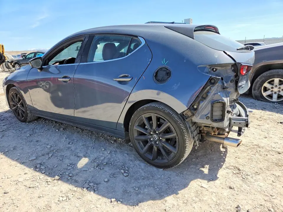 2022 MAZDA 3 PREMIUM  