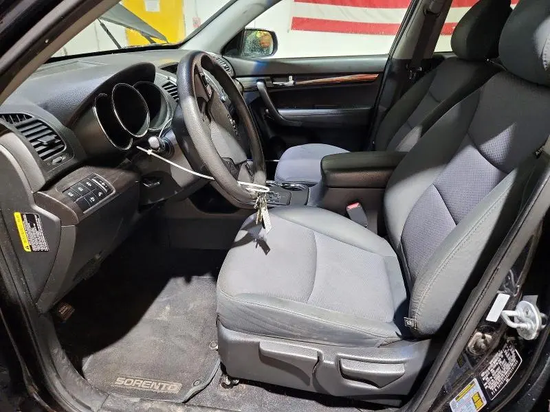 2012 KIA SORENTO LX  
