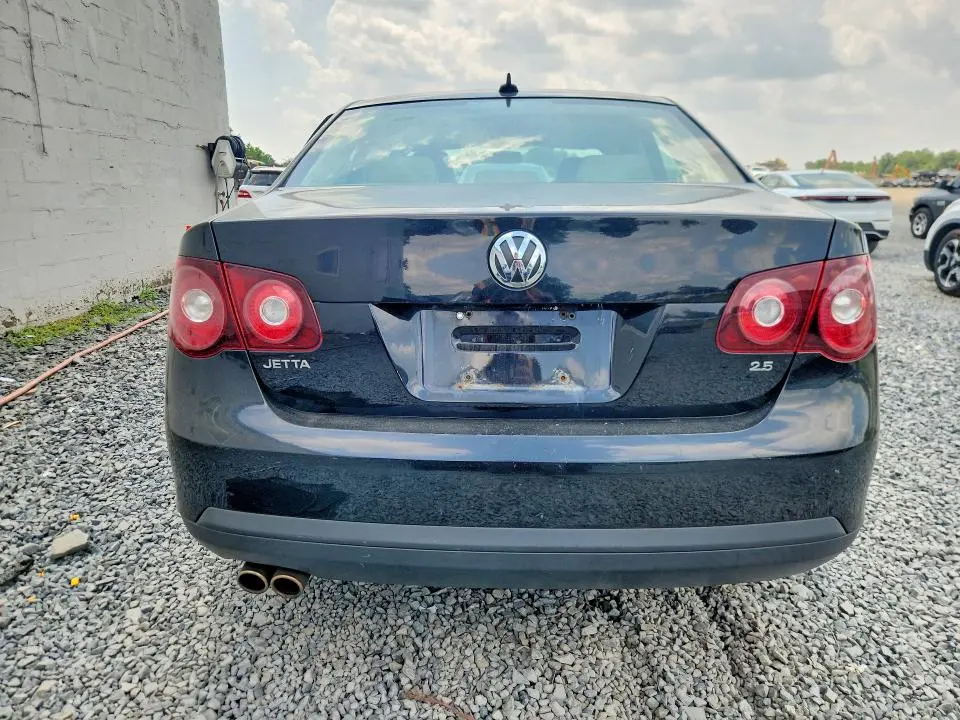 2010 VOLKSWAGEN JETTA SE  