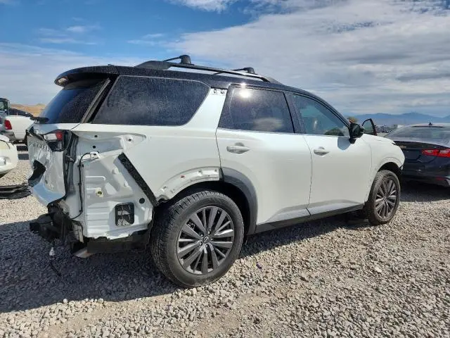 2022 NISSAN PATHFINDER SL  