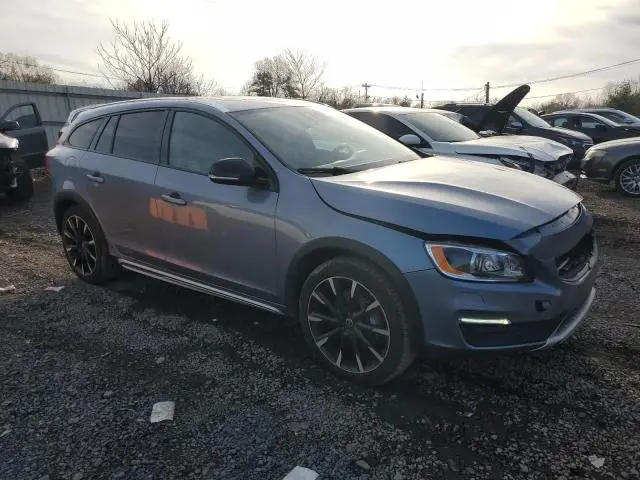 2017 VOLVO V60 CROSS COUNTRY PLATINUM  