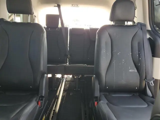 2023 KIA CARNIVAL EX  