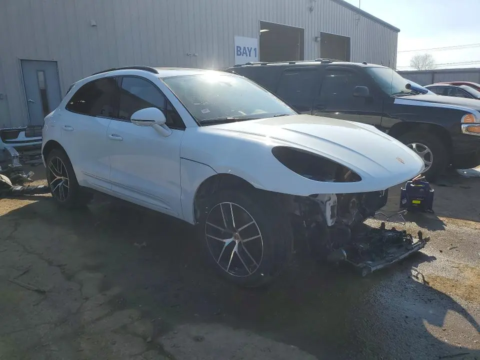 2023 PORSCHE MACAN BASE  