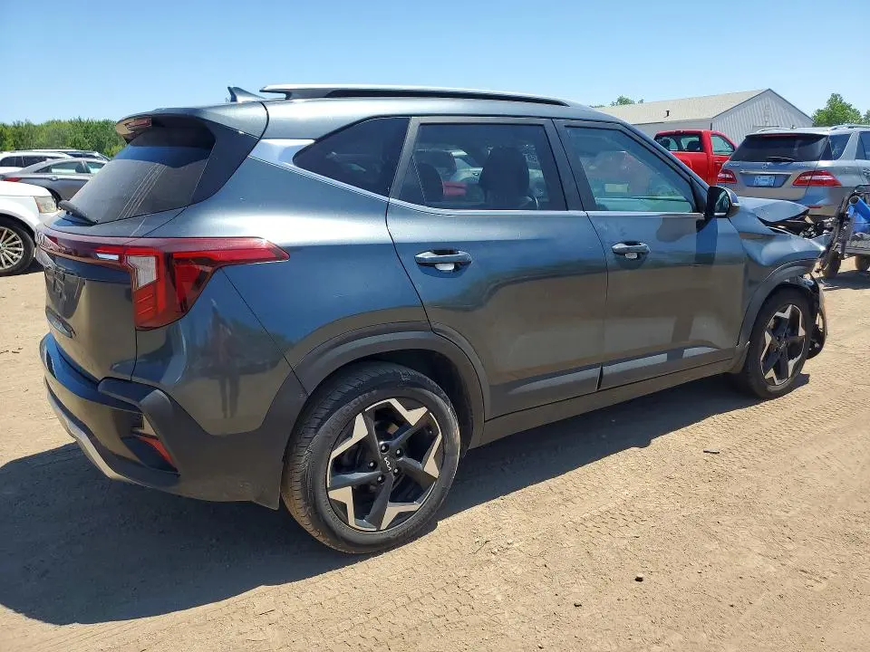 2024 KIA SELTOS EX  