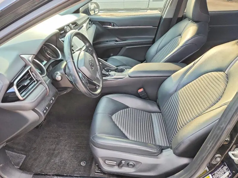 2019 TOYOTA CAMRY SE  