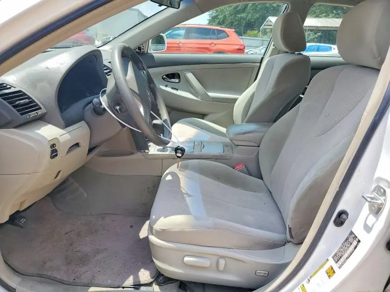 2010 TOYOTA CAMRY LE  