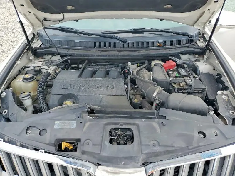 2010 LINCOLN MKT   