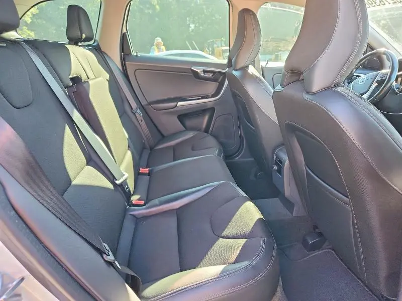 2015 VOLVO XC60 T5  