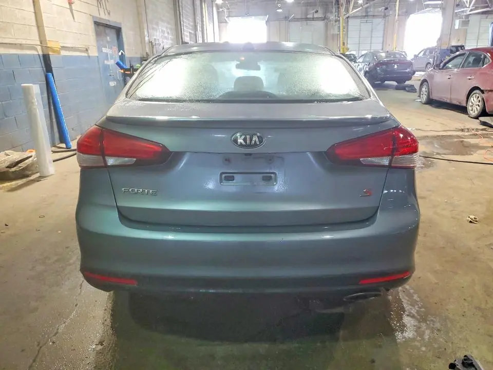 2018 KIA FORTE S  