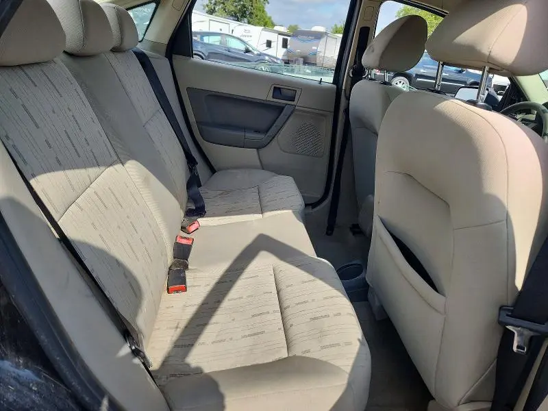 2011 FORD FOCUS SE  