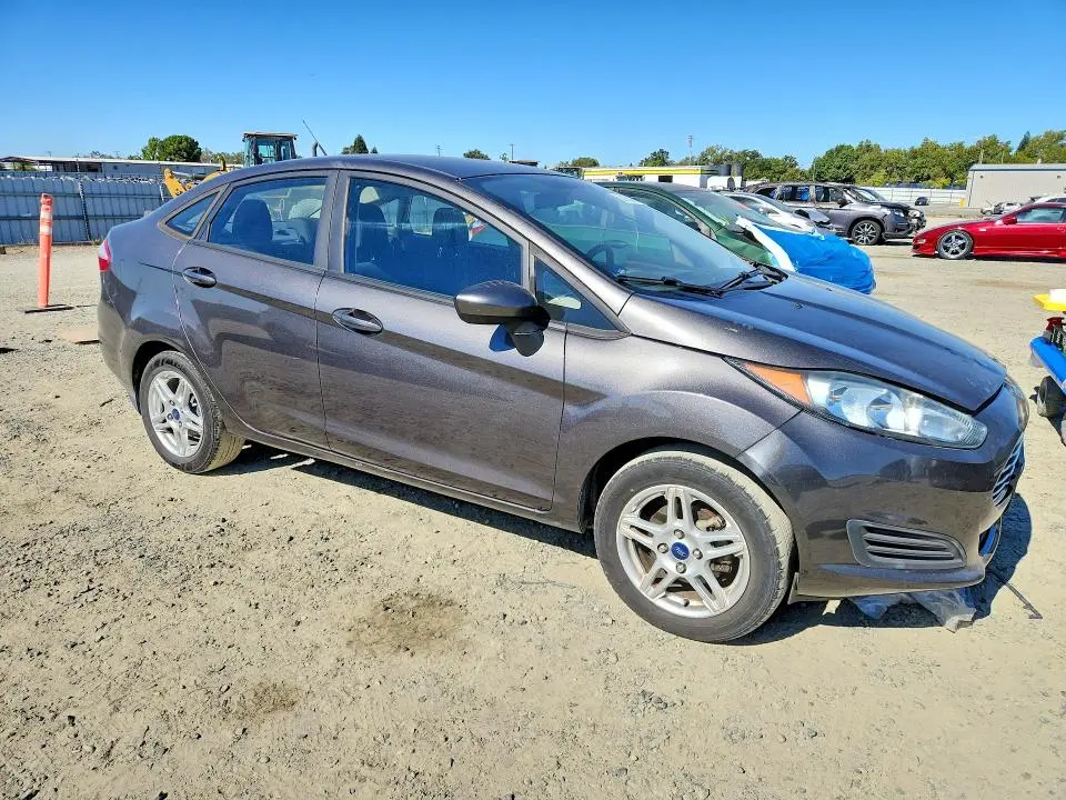 2017 FORD FIESTA SE  
