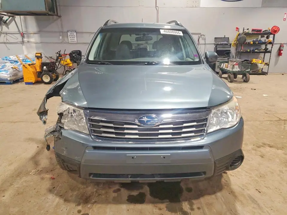 2010 SUBARU FORESTER XS  