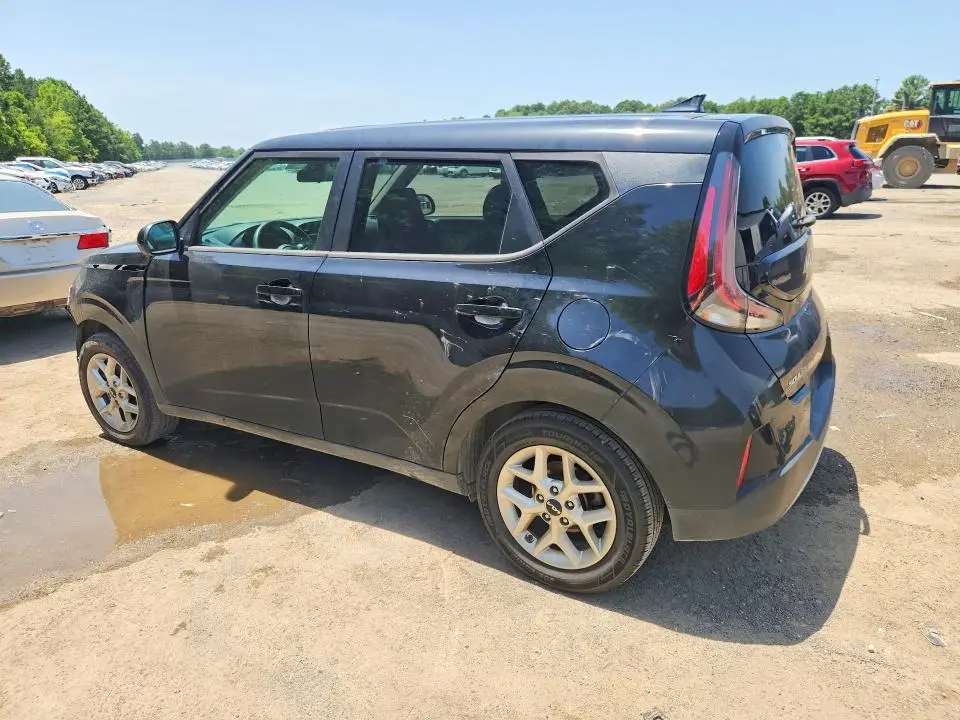 2023 KIA SOUL LX  