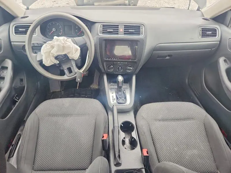 2011 VOLKSWAGEN JETTA BASE  