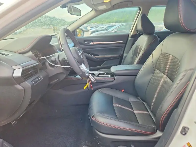 2024 NISSAN ALTIMA SR  