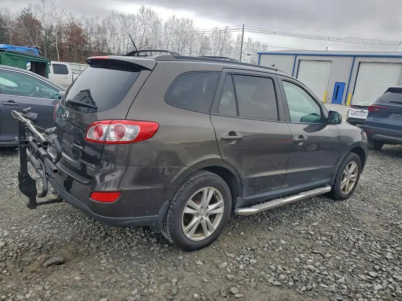 2011 HYUNDAI SANTA FE SE  