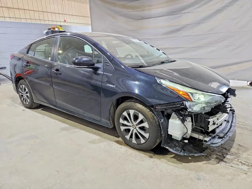 2022 TOYOTA PRIUS XLE AWD-E  