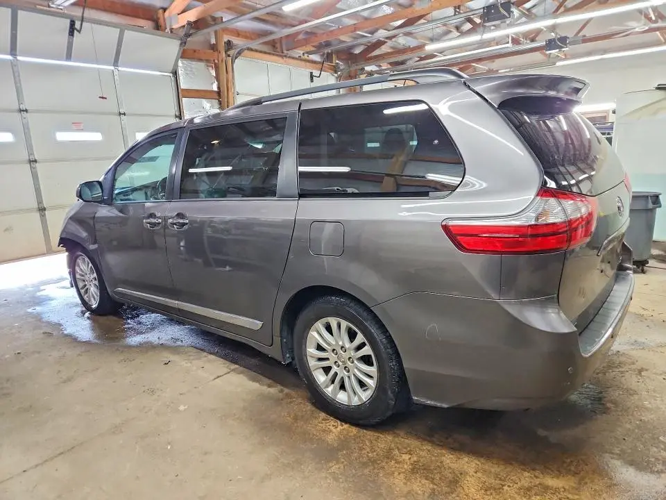 2015 TOYOTA SIENNA XLE 8-PASSENGER  