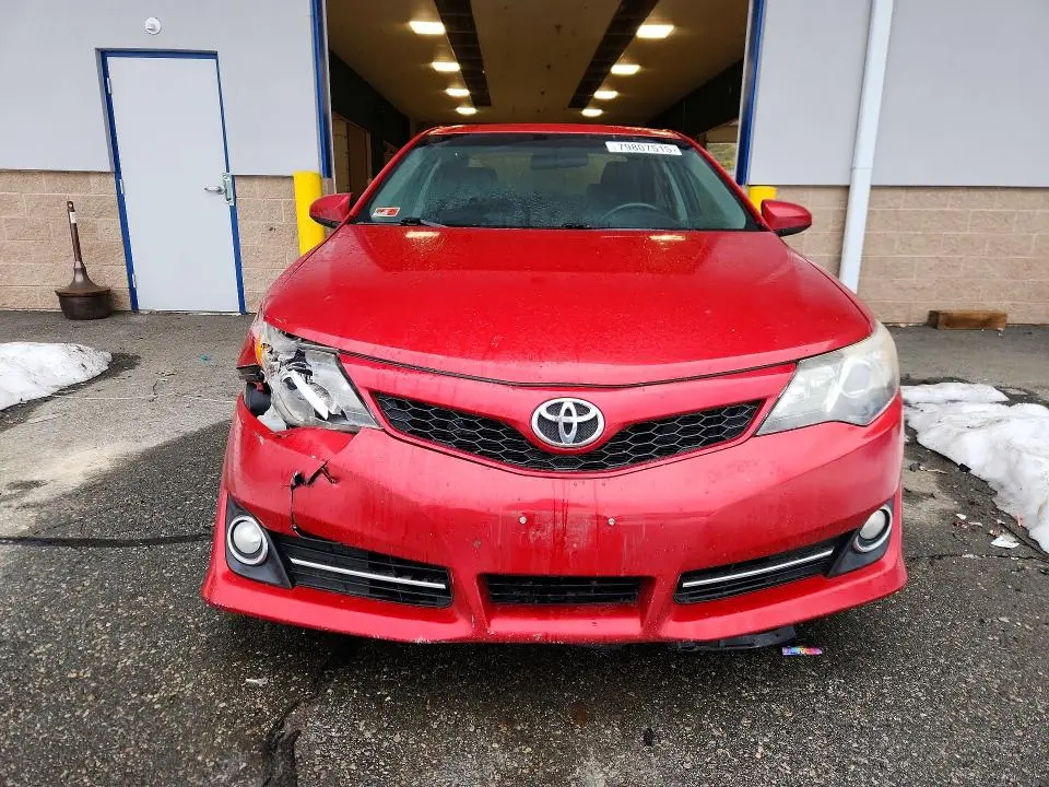 2012 TOYOTA CAMRY SE  