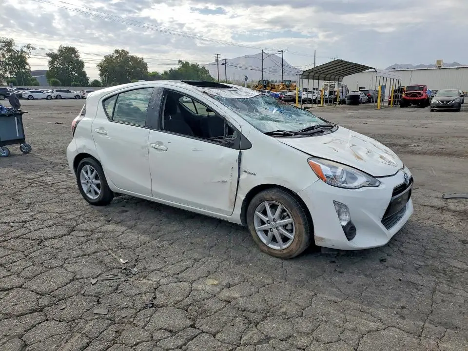 2015 TOYOTA PRIUS C THREE  