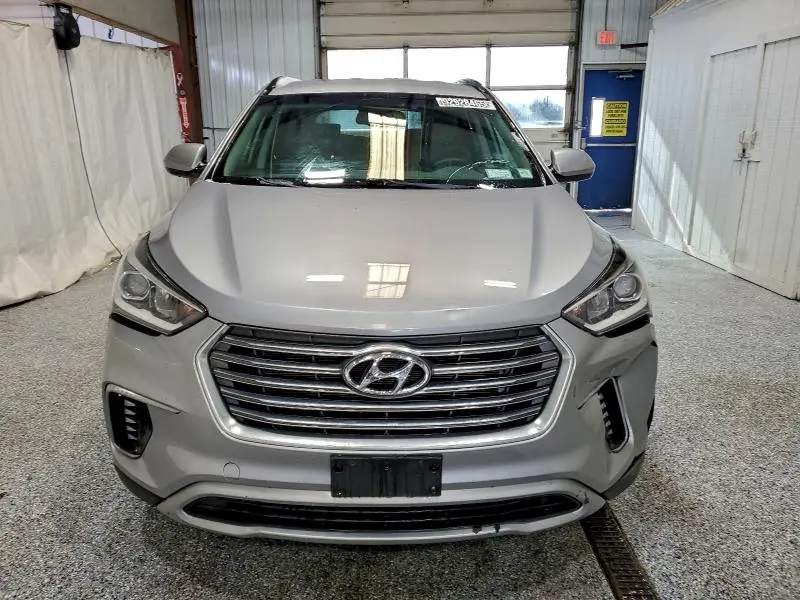 2018 HYUNDAI SANTA FE SE  