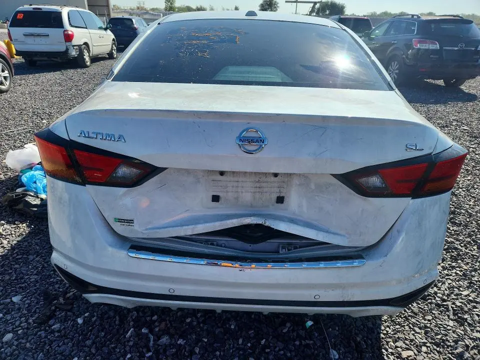 2022 NISSAN ALTIMA SL  