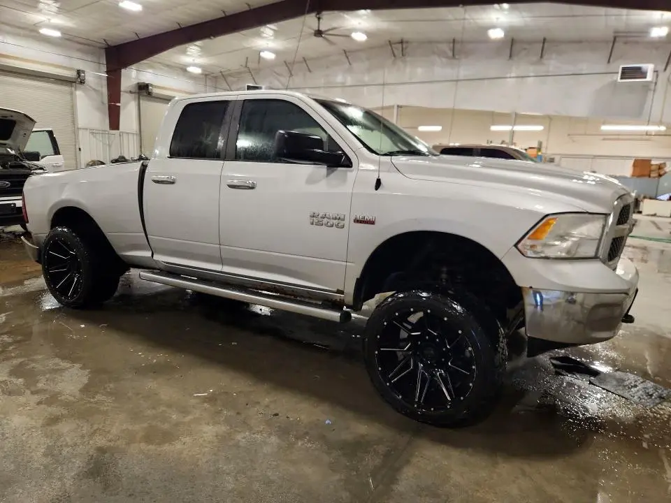 2015 RAM 1500 SLT  