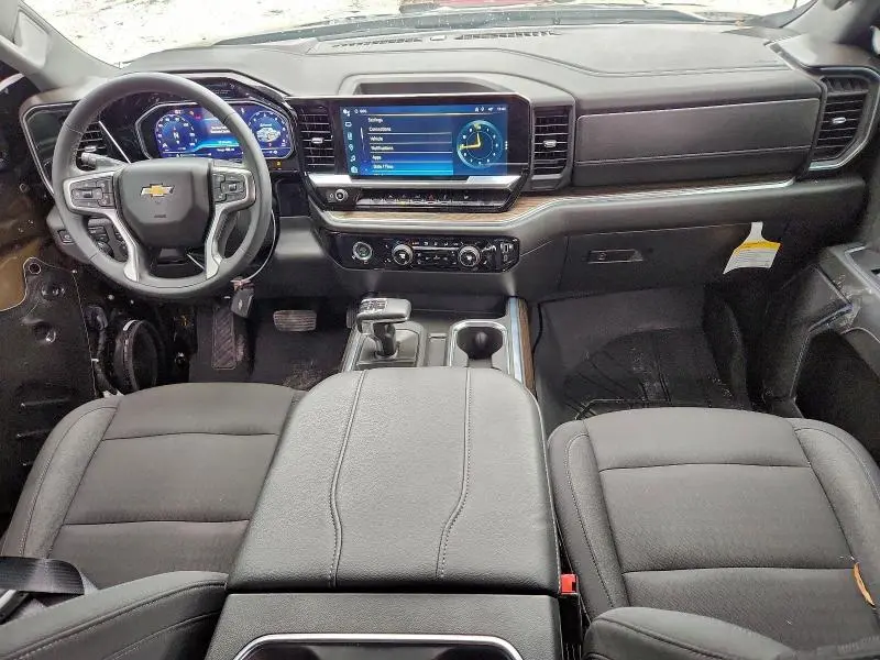 2024 CHEVROLET SILVERADO K1500 LT  