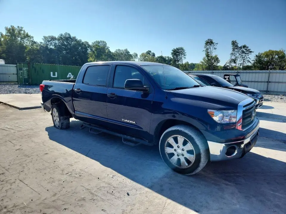 2011 TOYOTA TUNDRA CREWMAX SR5  