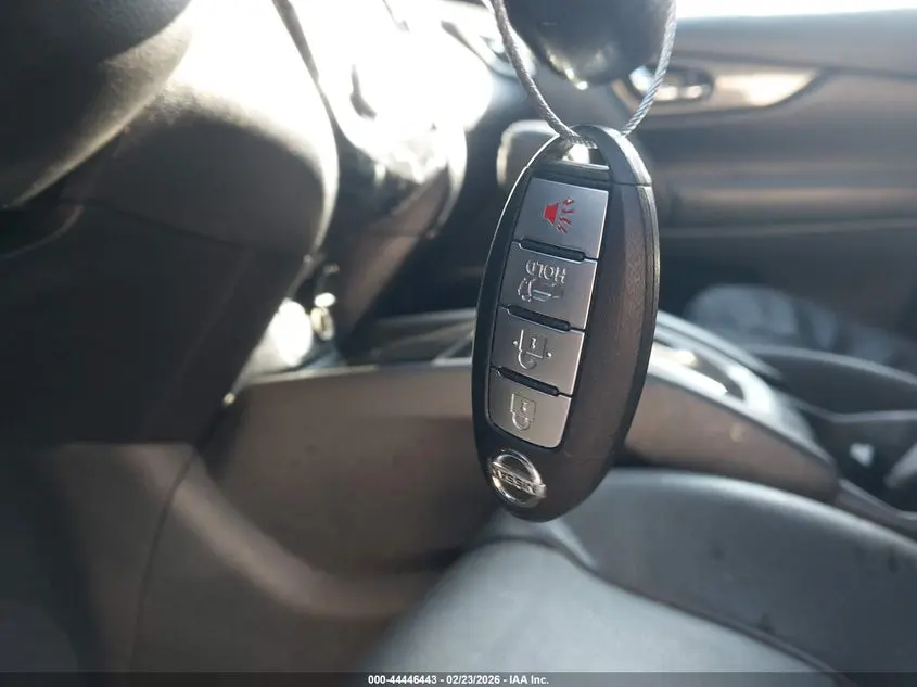 2016 NISSAN ROGUE SL