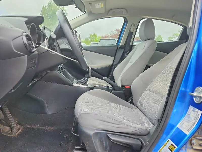 2019 TOYOTA YARIS L  
