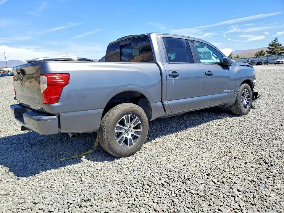 2024 NISSAN TITAN SV  