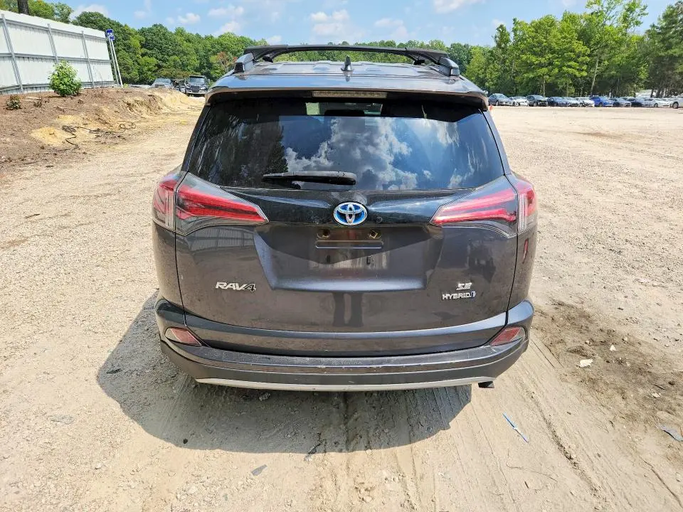 2017 TOYOTA RAV4 HV SE  
