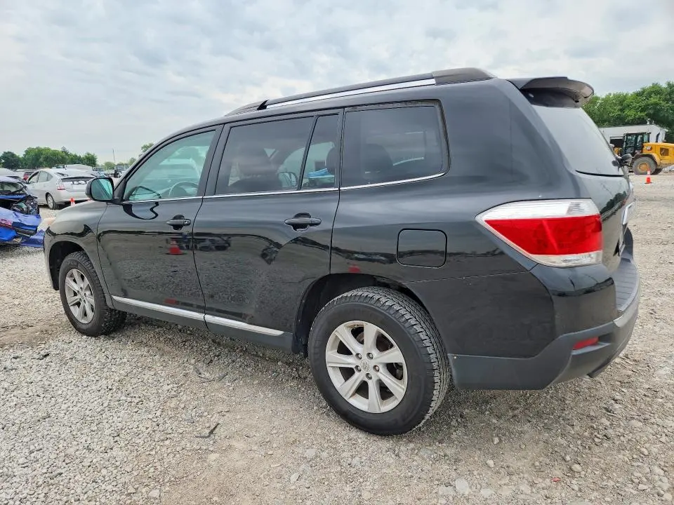 2013 TOYOTA HIGHLANDER SE  