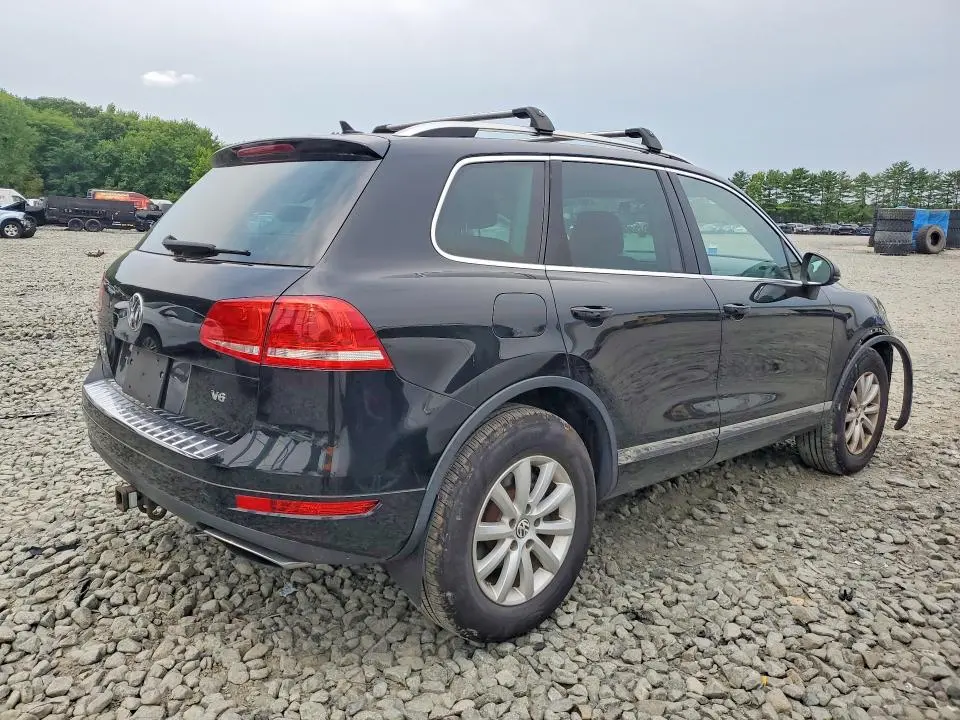 2011 VOLKSWAGEN TOUAREG V6  