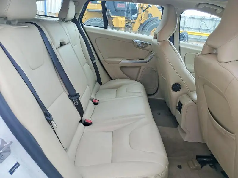 2015 VOLVO V60 T5  