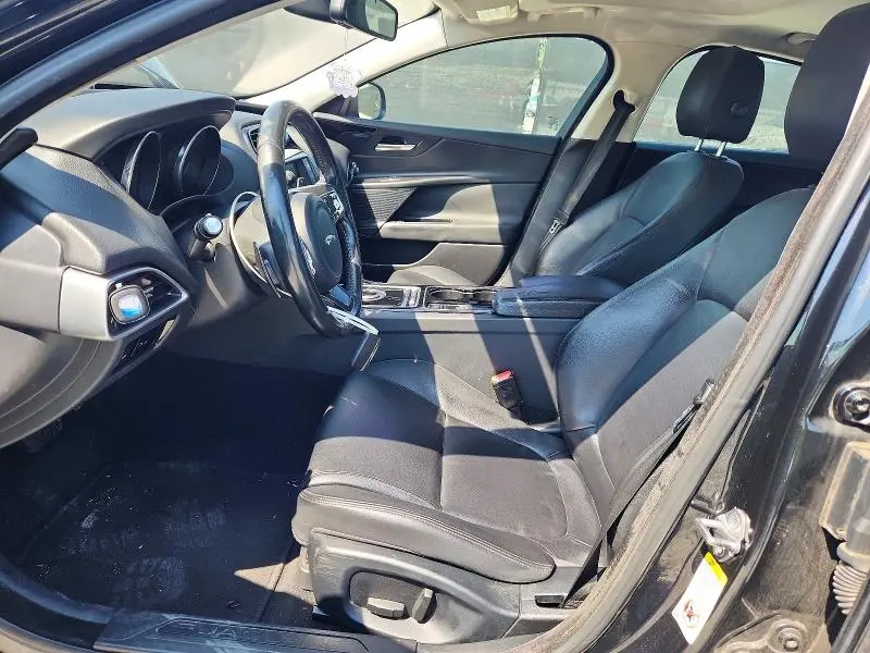 2017 JAGUAR XE PREMIUM  