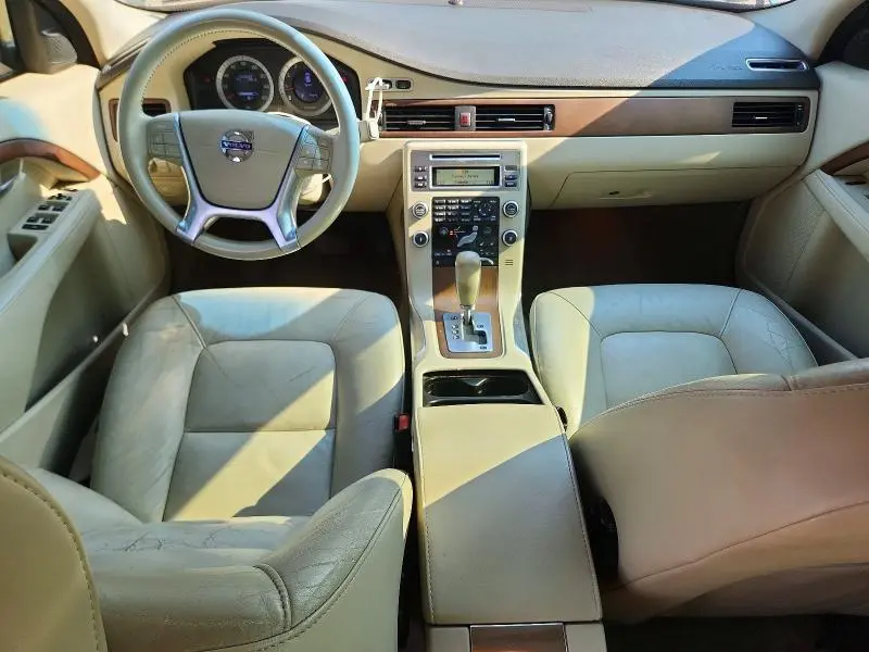 2010 VOLVO S80 T6  
