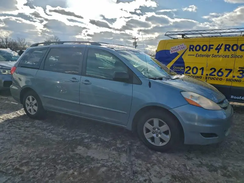 2010 TOYOTA SIENNA CE  