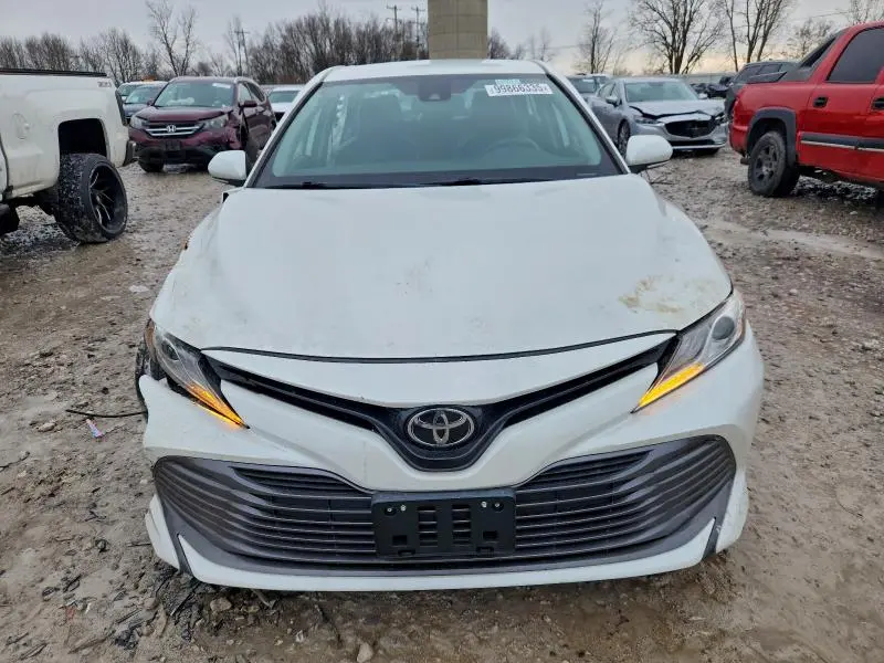 2020 TOYOTA CAMRY XLE  