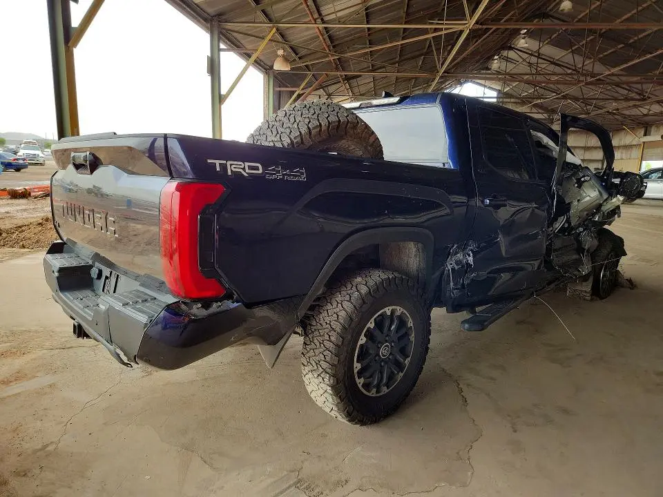 2022 TOYOTA TUNDRA SR5  