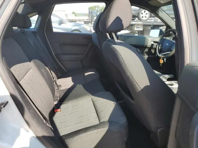 2010 FORD FOCUS SE  