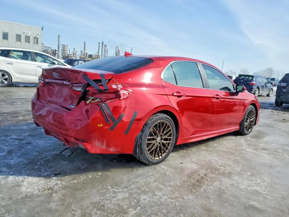 2022 TOYOTA CAMRY XLE  