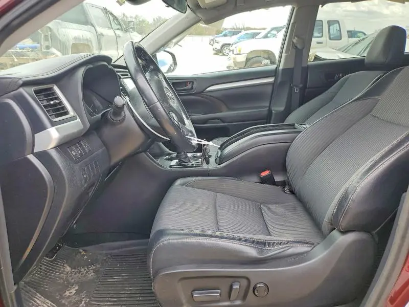 2017 TOYOTA HIGHLANDER LE PLUS  