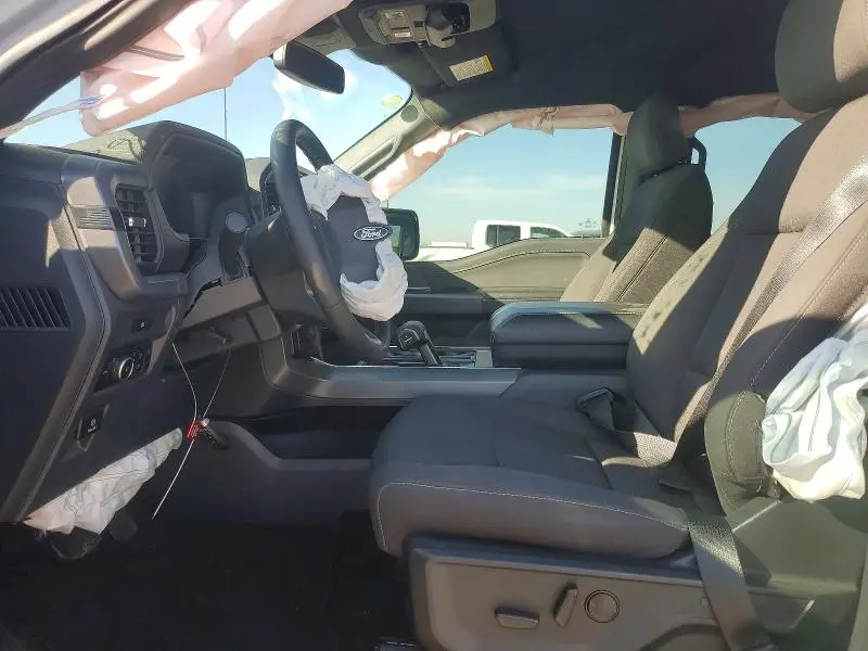2025 FORD F150 XLT  