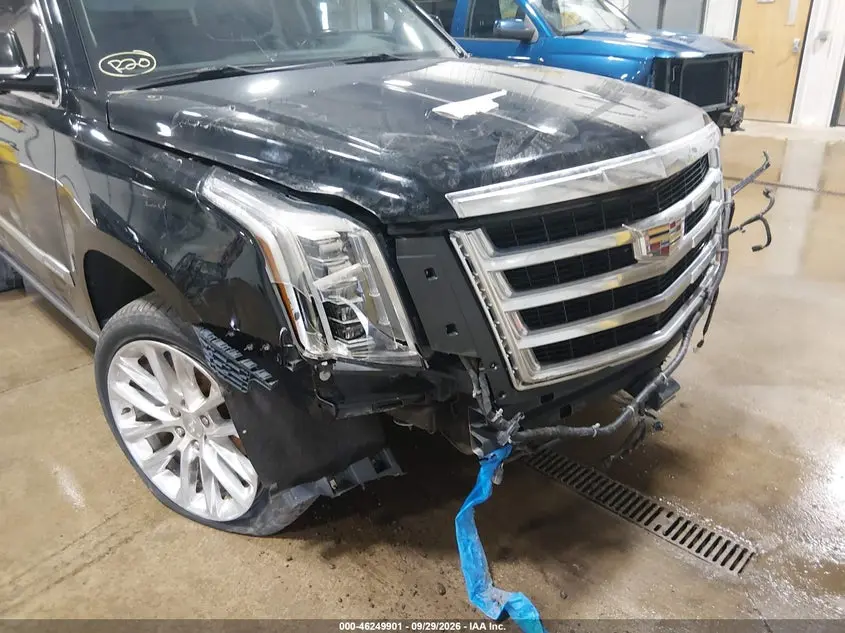 2017 CADILLAC ESCALADE PREMIUM LUXURY