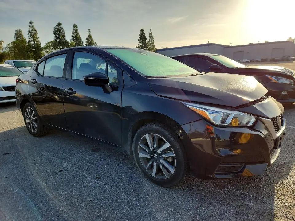 2021 NISSAN VERSA SV  