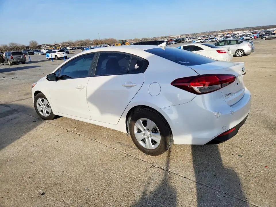 2017 KIA FORTE LX  