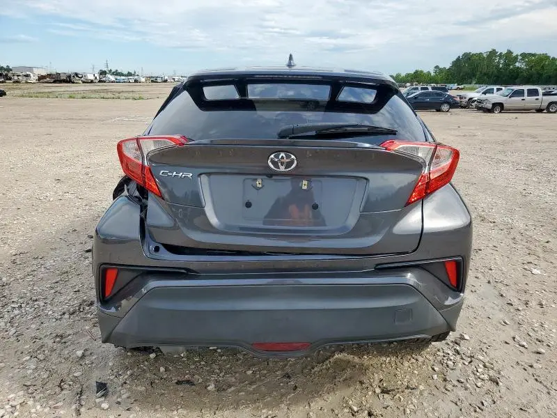 2021 TOYOTA C-HR XLE  